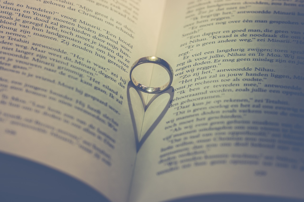 Amore Romantico e Realtà di Coppia: Tra Ideali e Sfide Contemporanee